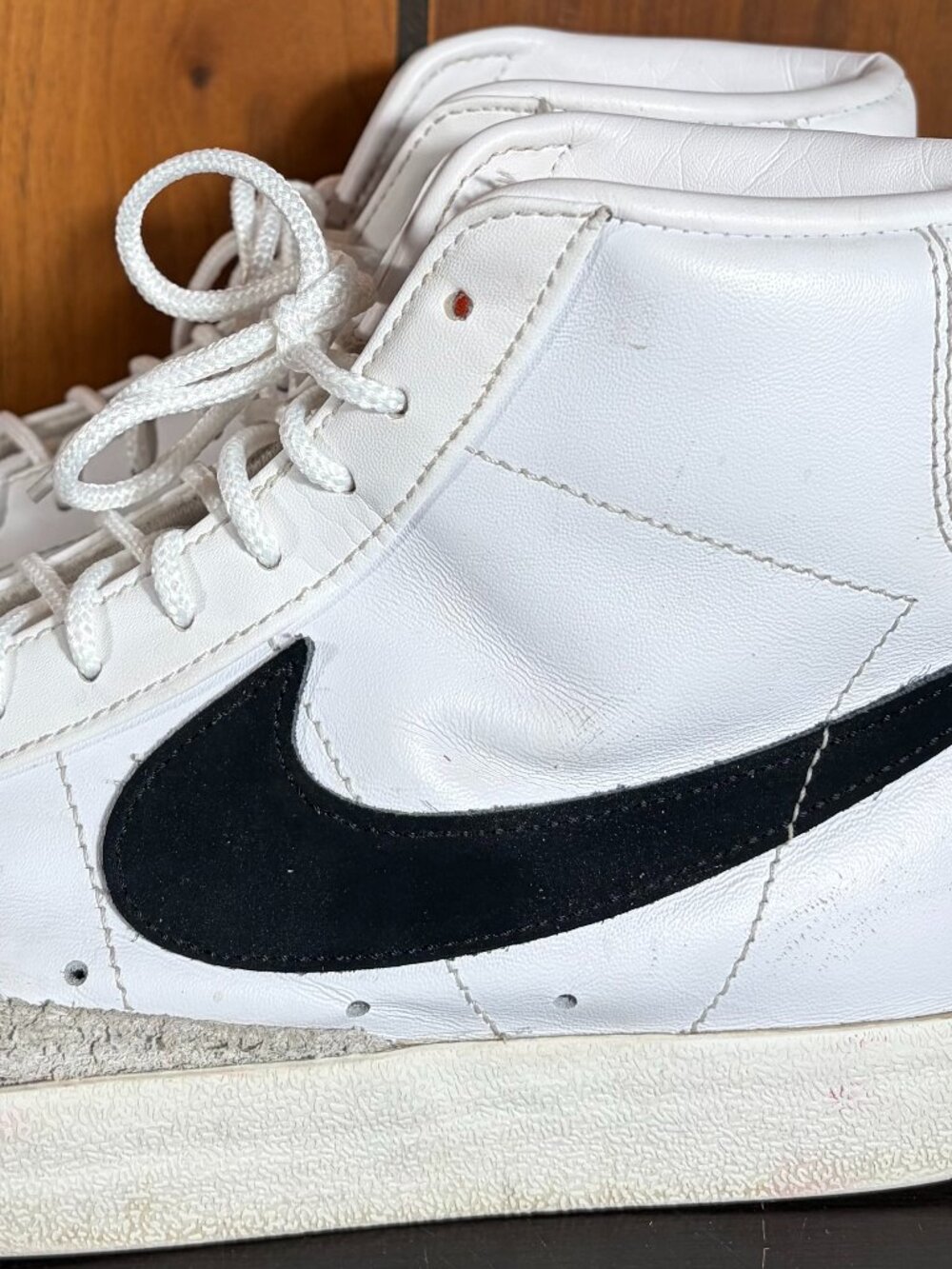 Nike Blazer Mid 77 Vintage Sneakers White w/ Black Swoosh Womens Sz 9.5
